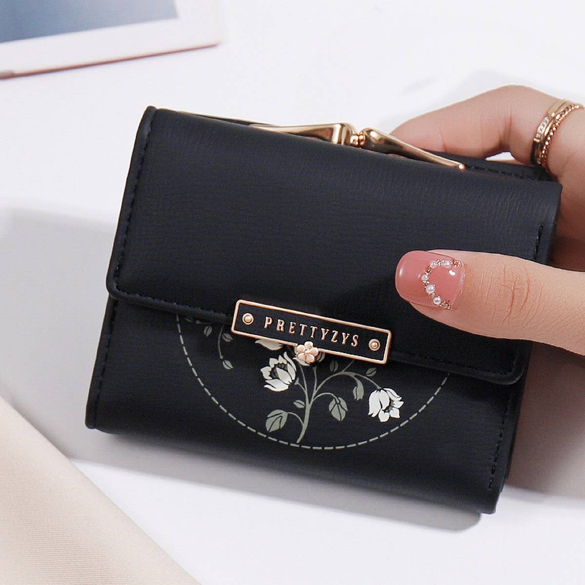 Floral Mini Trifold Wallet With Snap Button_Cwab06220