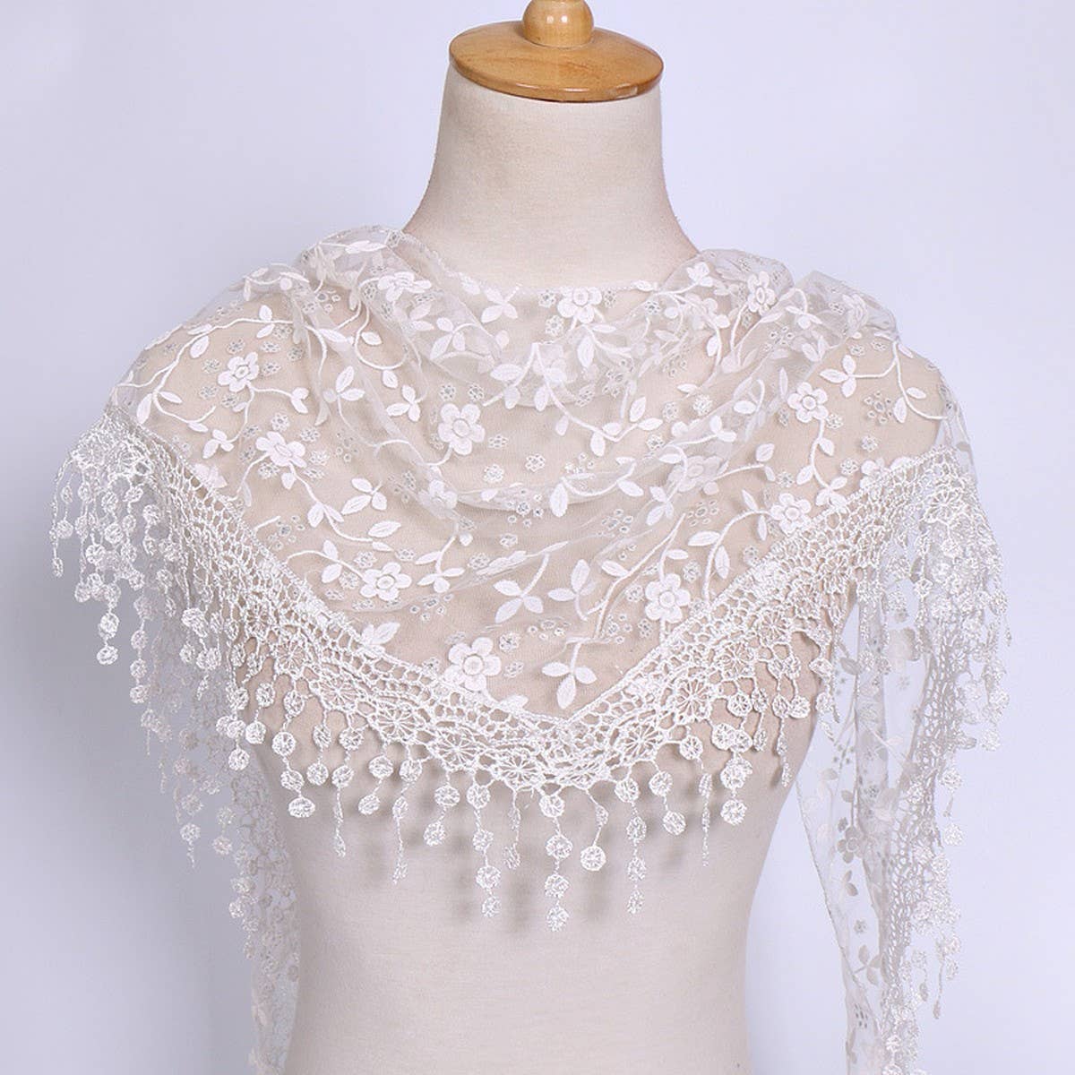 SPRING AND AUTUMN FLORAL HOLLOW LACE TRIANGLE VEIL_CWMM1984