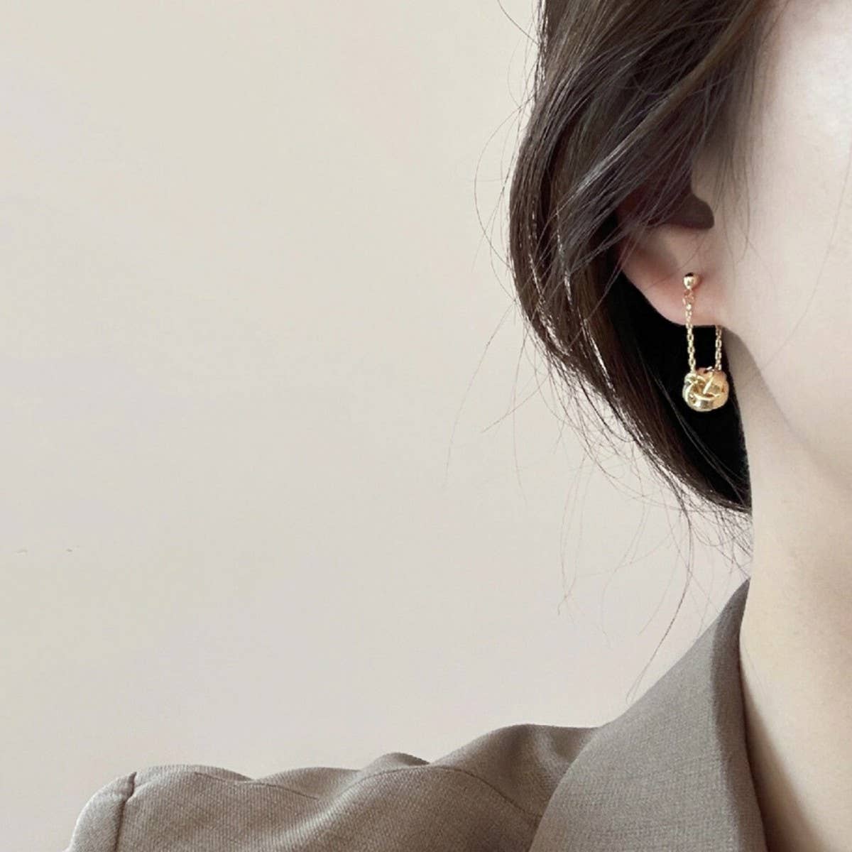 GEOMETRIC SPIRAL TWIST PENDANT TASSEL EARRINGS_CWAJE3131