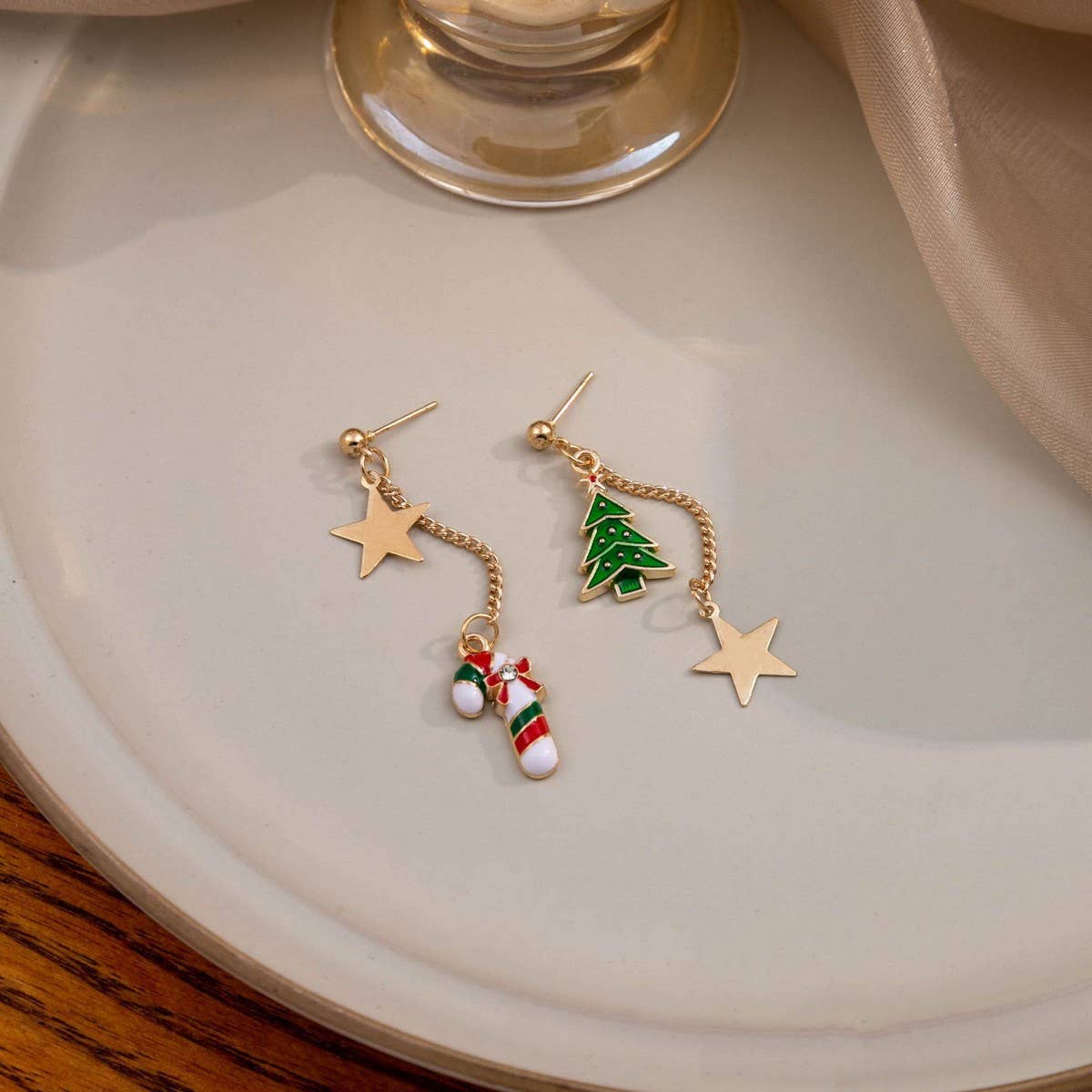 ASYMMETRIC CREATIVE CHRISTMAS EARRINGS_CWAJE1834