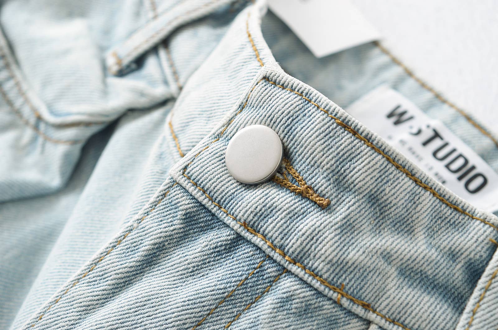 Tide Wash Polish White Pleated Micro-Cone Jeans