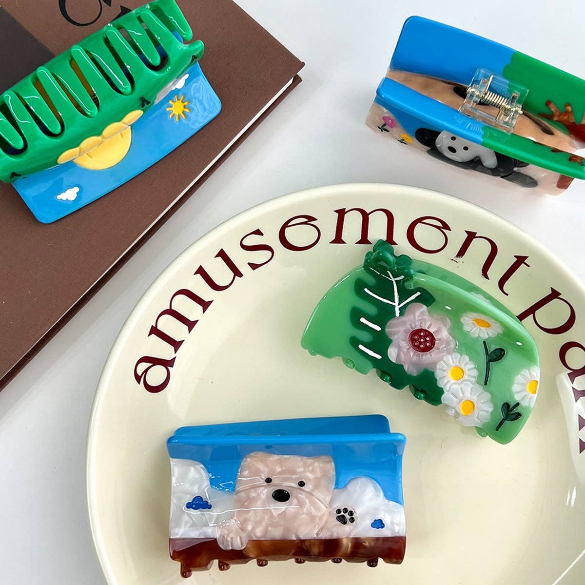 COLORBLOCK DOG ACETATE HAIR CLAW CUTE CLIP_CWAHA6023