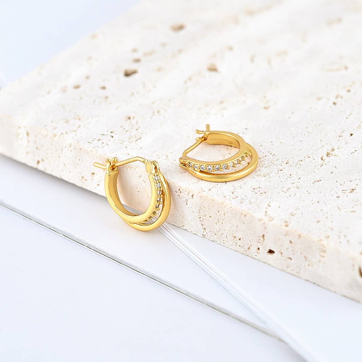 HOLLOW MODERN WOMEN DOUBLE HOOP EARRINGS_CWAJE1720