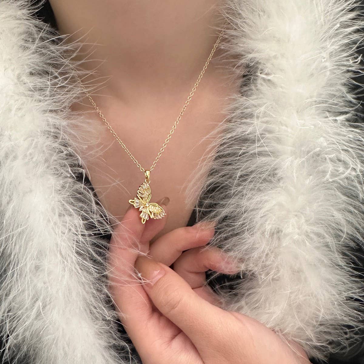 Womens Gold Diamond Butterfly Clavicle Necklace