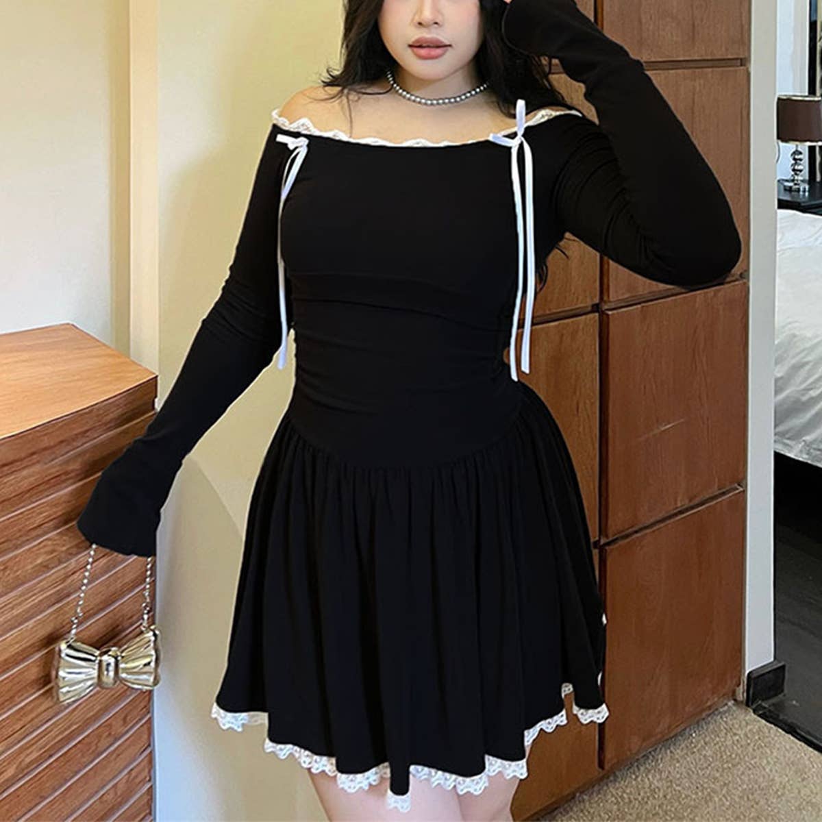 SEXY OFF SHOULDER LACE DRESS CURVY FIT_CWDSD8518