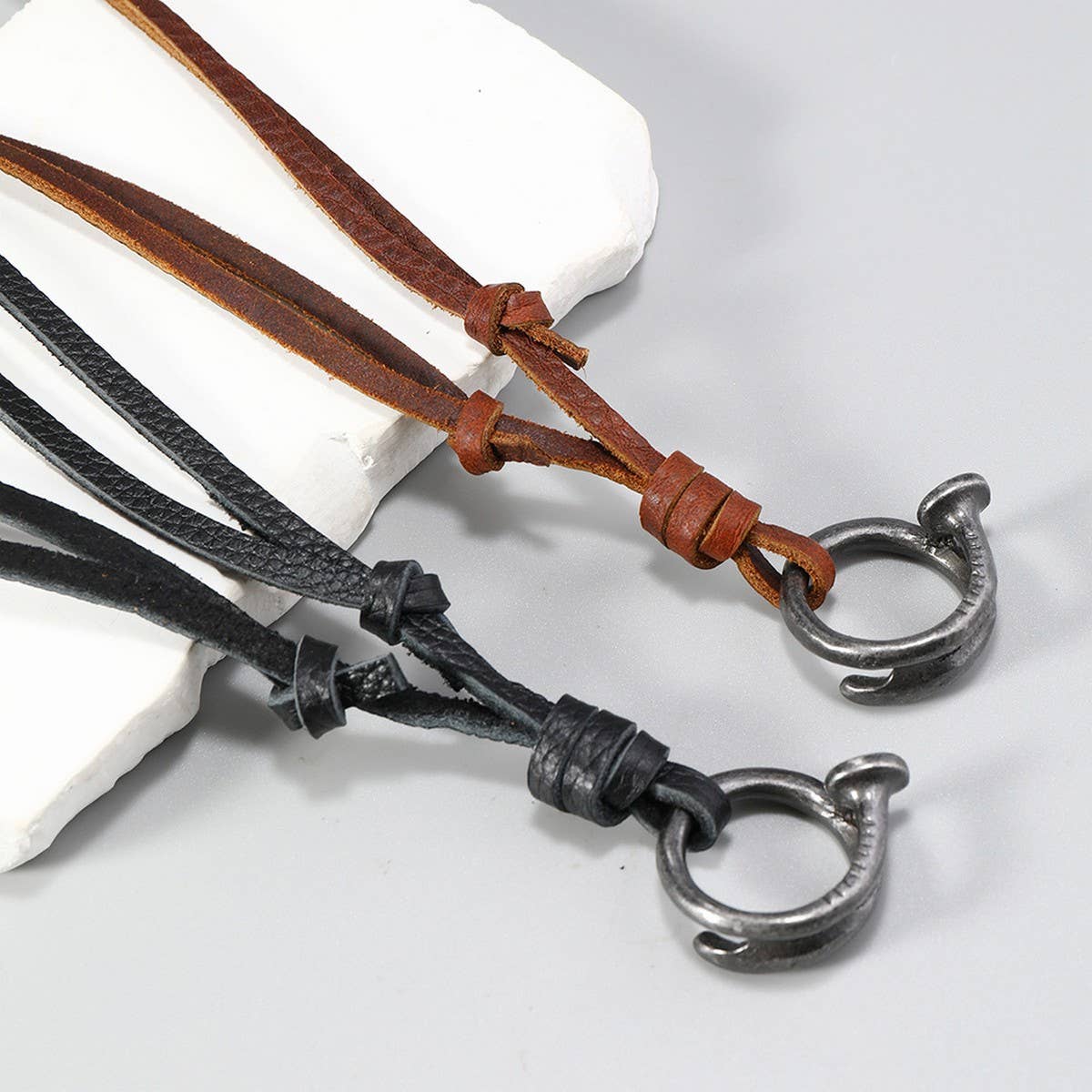 CREATIVE ADJUSTABLE VINTAGE COWHIDE NECKLACE_CWMM4592