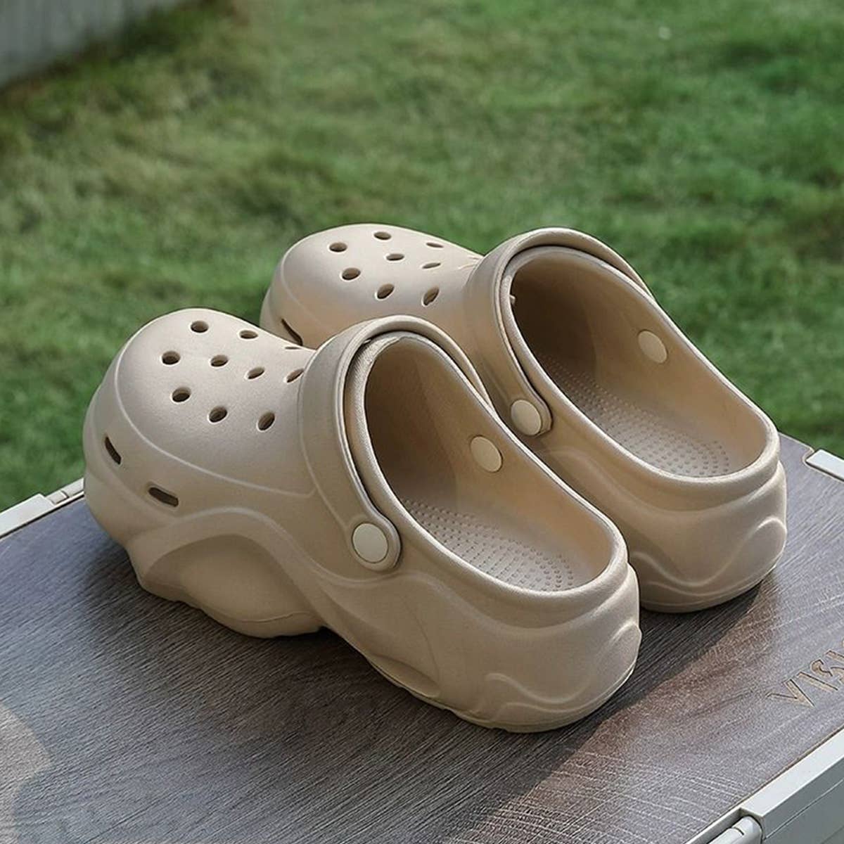 2024 NEW FASHION BEACH NON SLIP HOLE SHOES_CWSHS0807