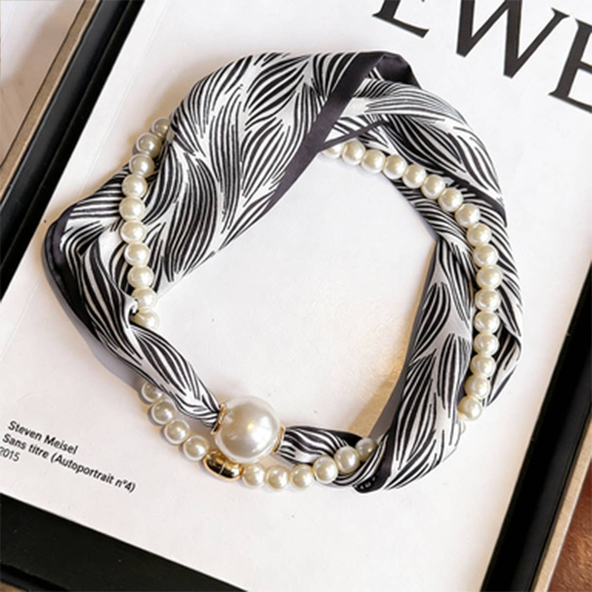 Pearl Magnetic Skinny Silk Neck Scarf_Cwasc03938