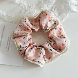 FLORAL LACE BORDER VERSATILE LARGE INTESTINE RING_CWAHA2430