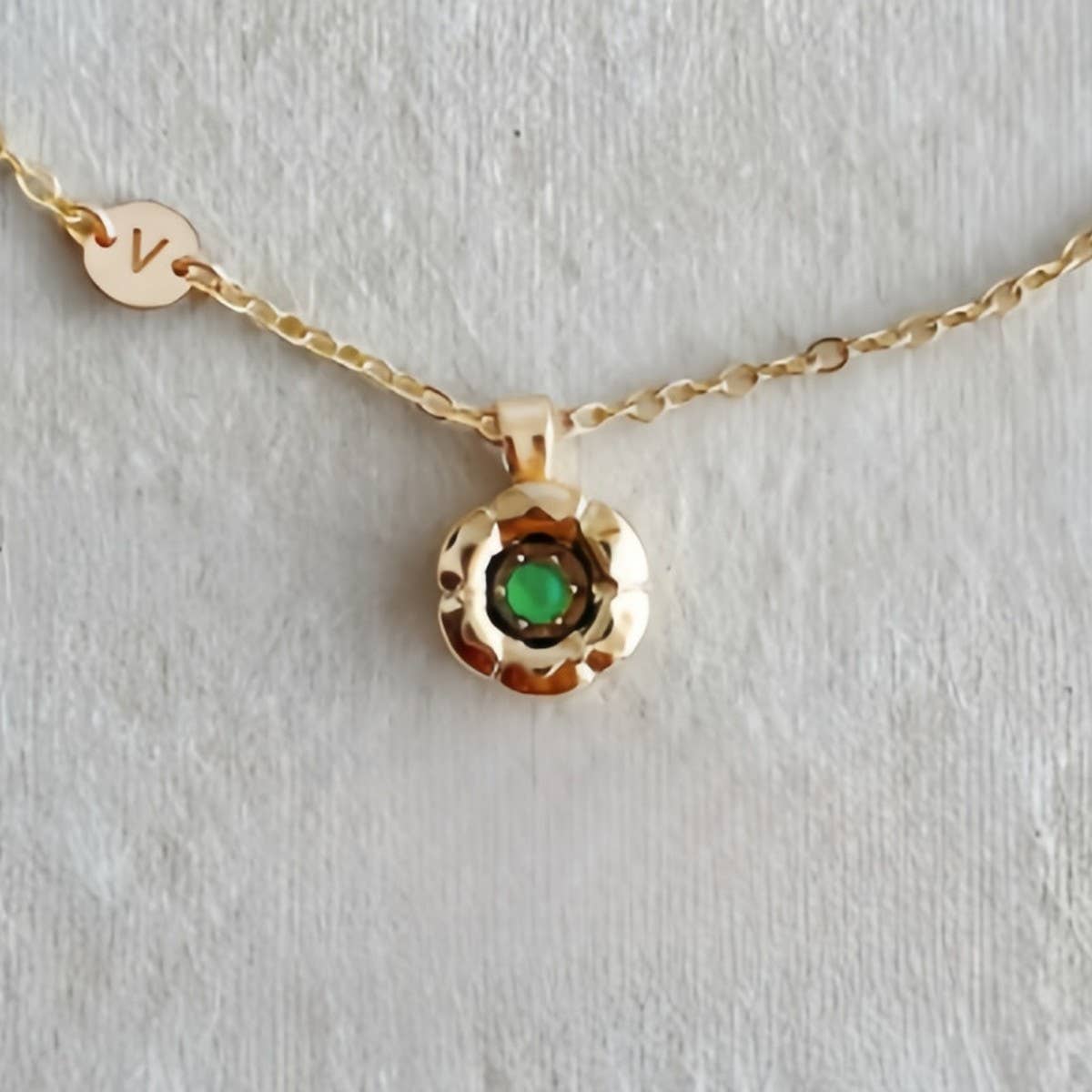 DECEMBER FLOWER ROTATING FLOWER LUCKY NECKLACE_CWMM3886