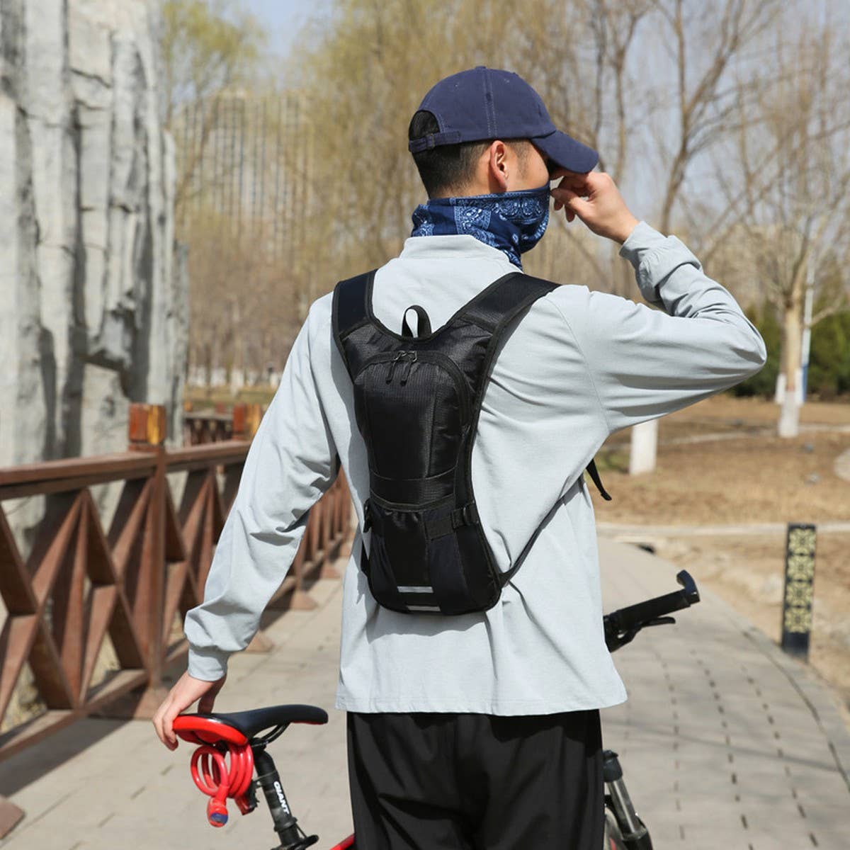 HYDRATION BACKPACK FOR HIKING BIKING RUNNING_CWAB5433