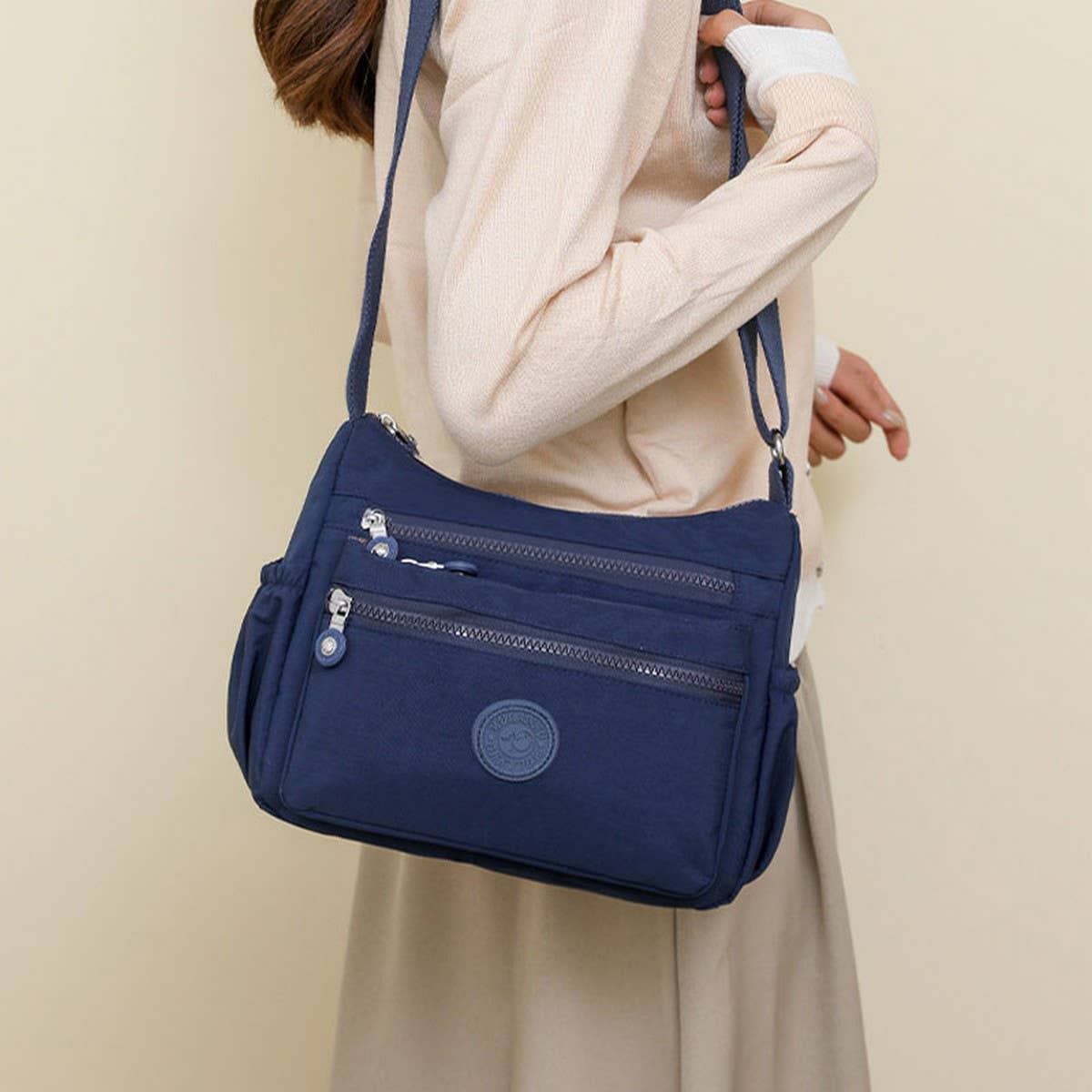 Lightweight Nylon Multi-Layer Shoulder Bag_Cwasc1760