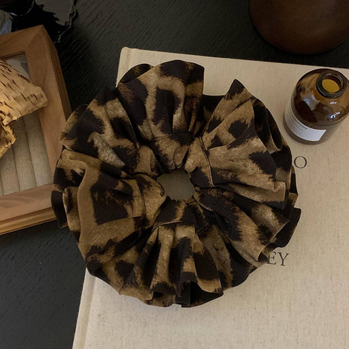 Leopard Print Scrunchie Vintage Embroidery_Cwaha08053