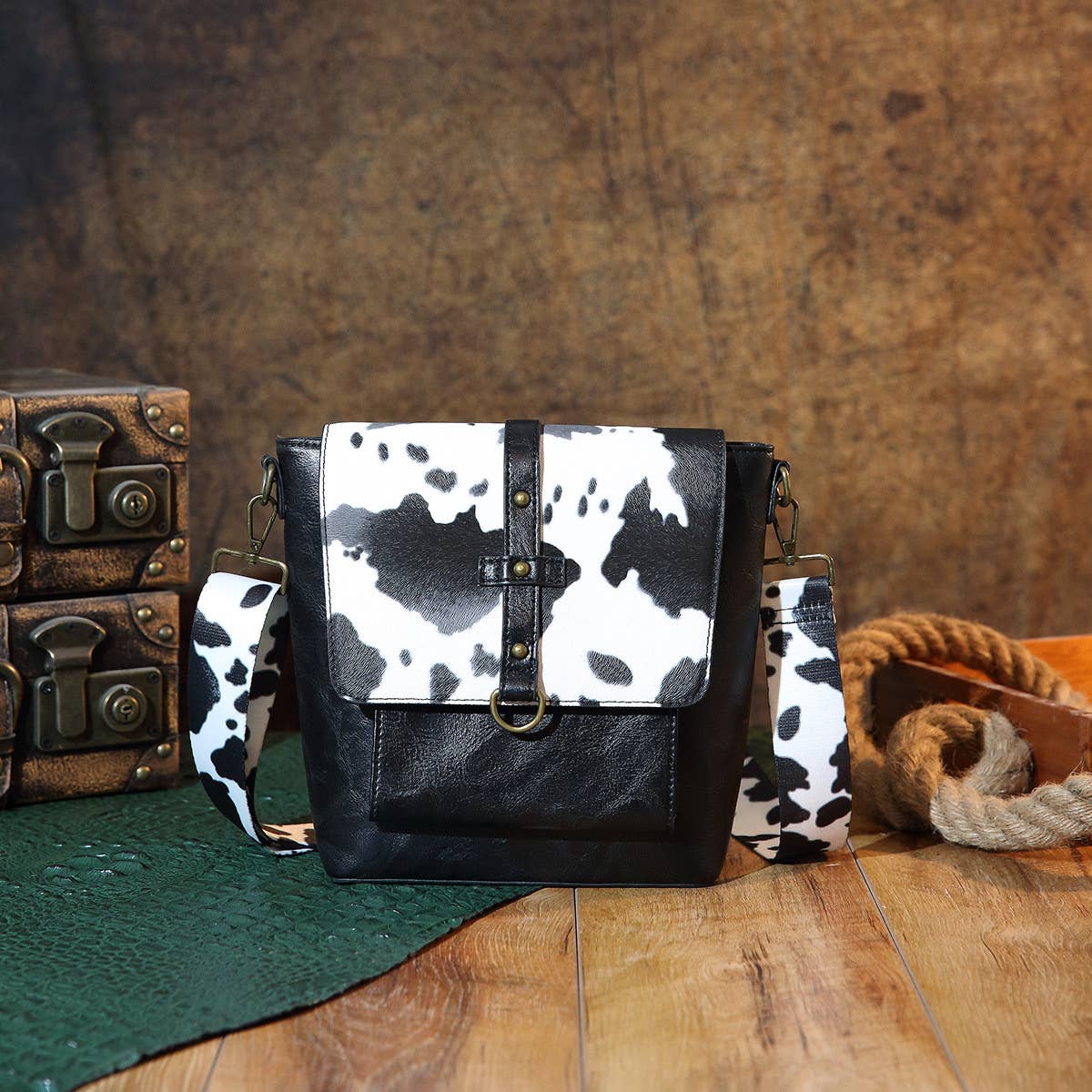 Women Printed Western Vintage Crossbody Bag_Cwab2593