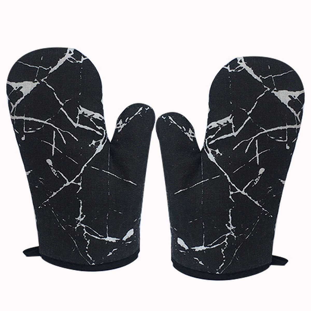 A PAIR OF HEAT RESISTANT BAKING GLOVES_CWMM1452