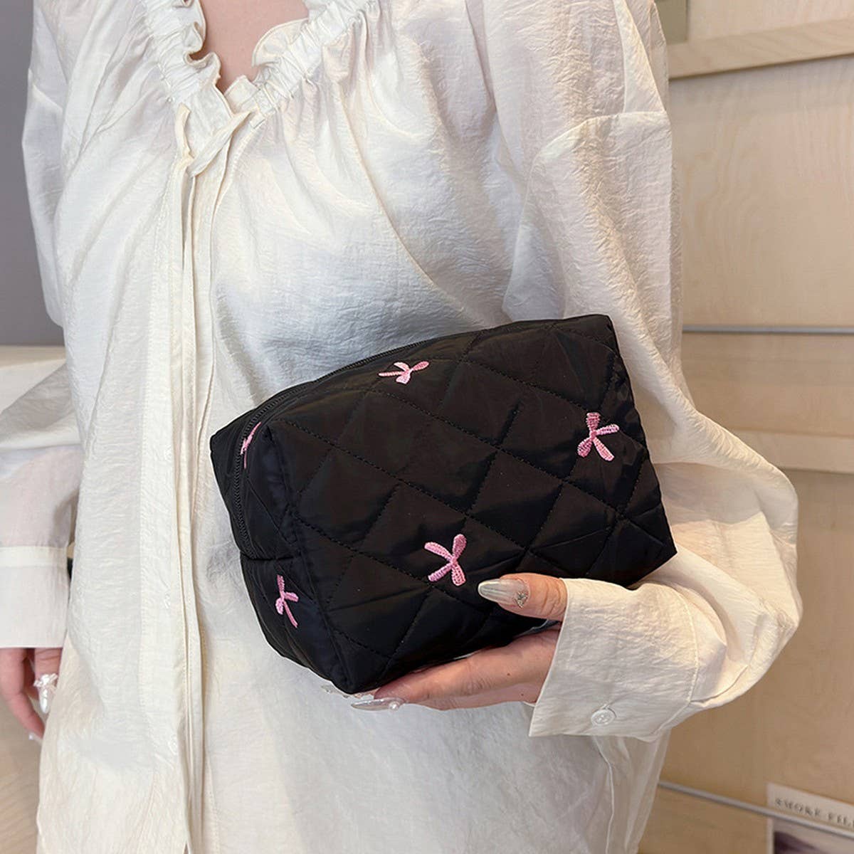 NEW ARRIVAL BOWKNOT HAND HELD COSMETIC BAG_CWAB4370