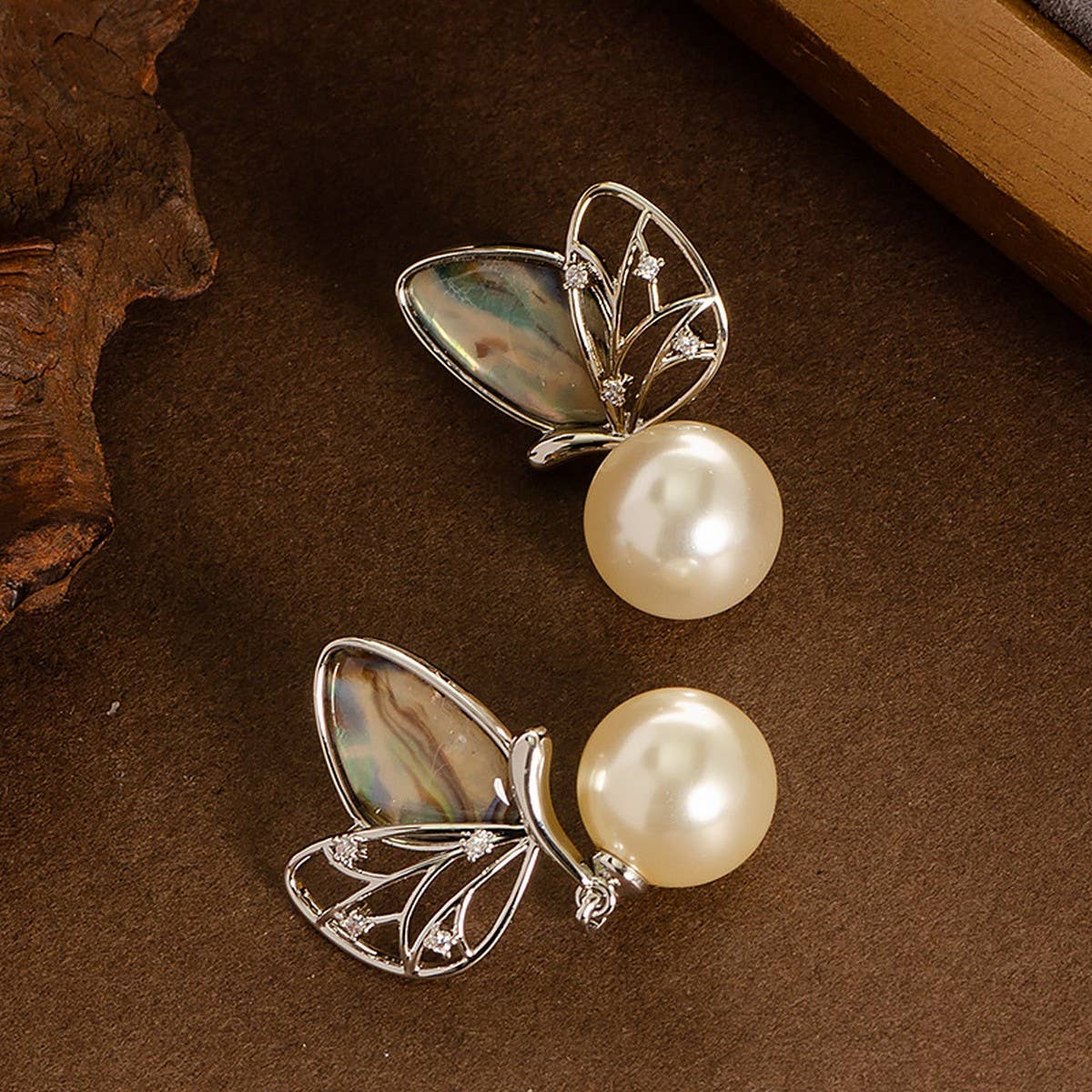 COLORFUL ABALONE DIAMOND BUTTERFLY PEARL EARRINGS_CWMM4299