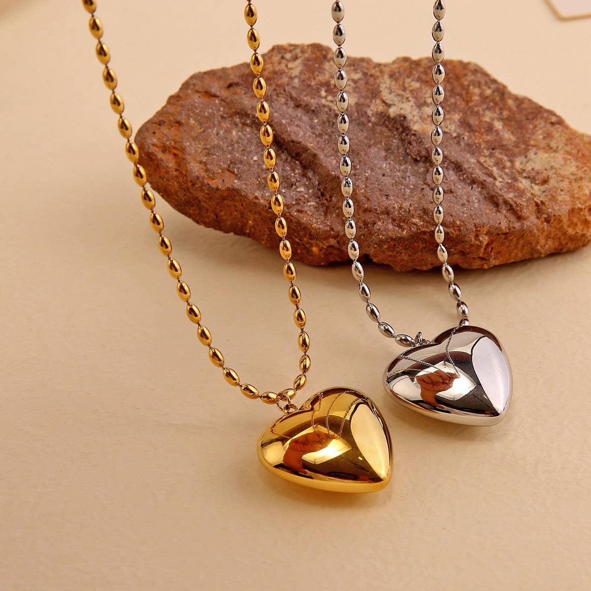 MODERN STAINLESS STEEL HEART PENDANT NECKLACE_CWMM8877