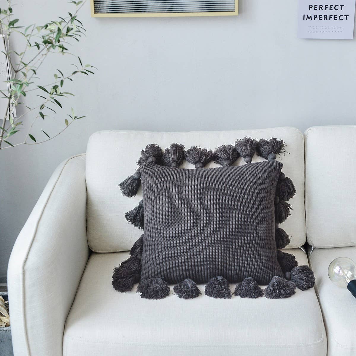 CREATIVE SOLID COLOR TASSEL WOOL THROW PILLOW_CWMM2368