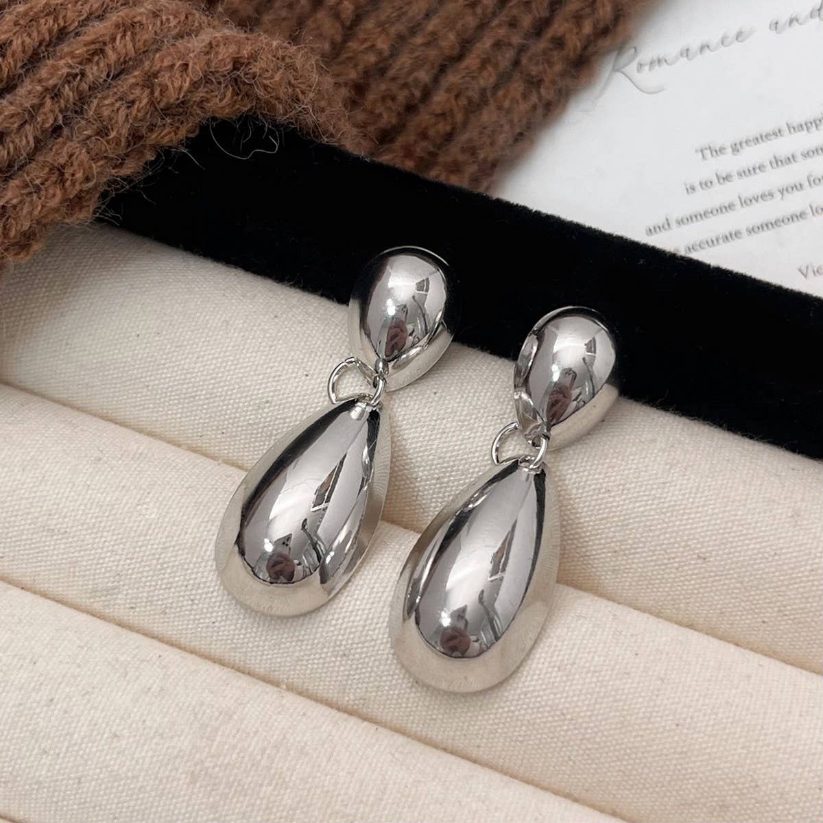 TEMPERAMENTAL AND VERSATILE METAL EARRINGS_CWAJE3142