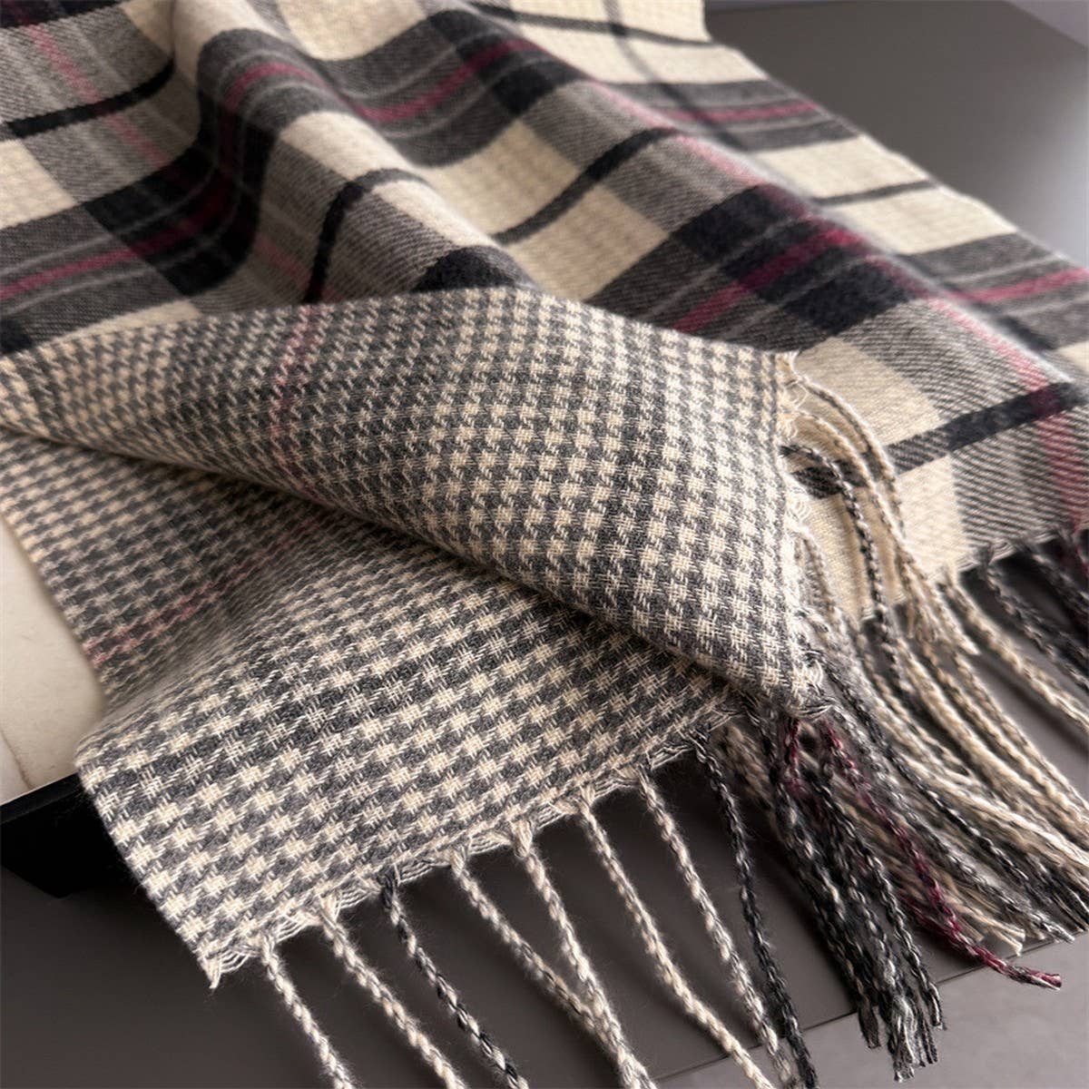 Classic Plaid Cashmere Feel Scarf For Women_Cwasc03235