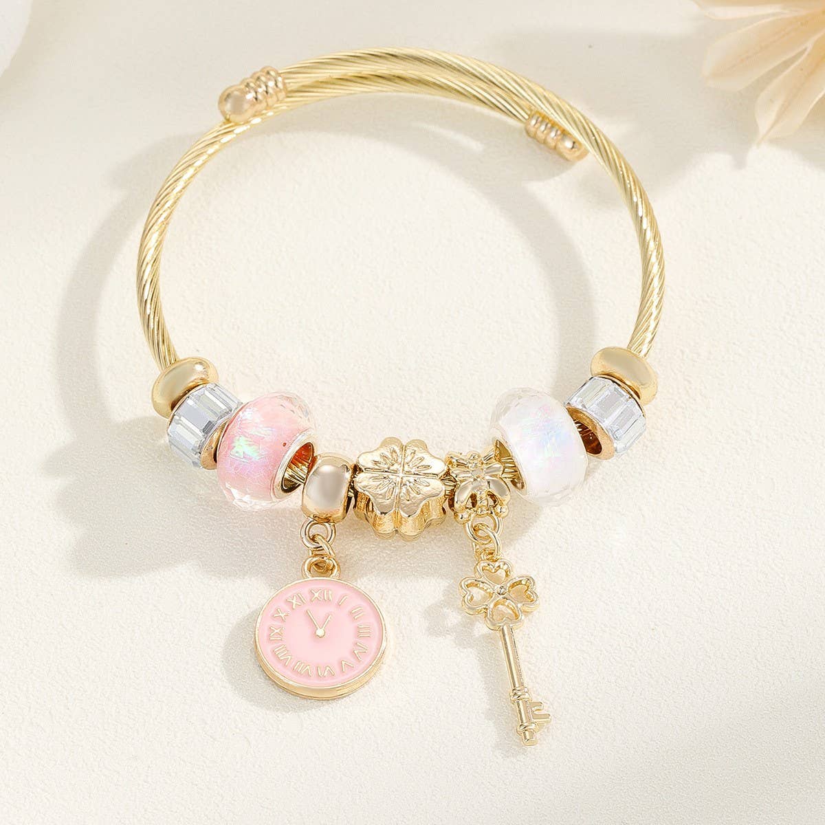 Unique Beaded Bracelet With Flower Eye Pendant_Cwmm8589