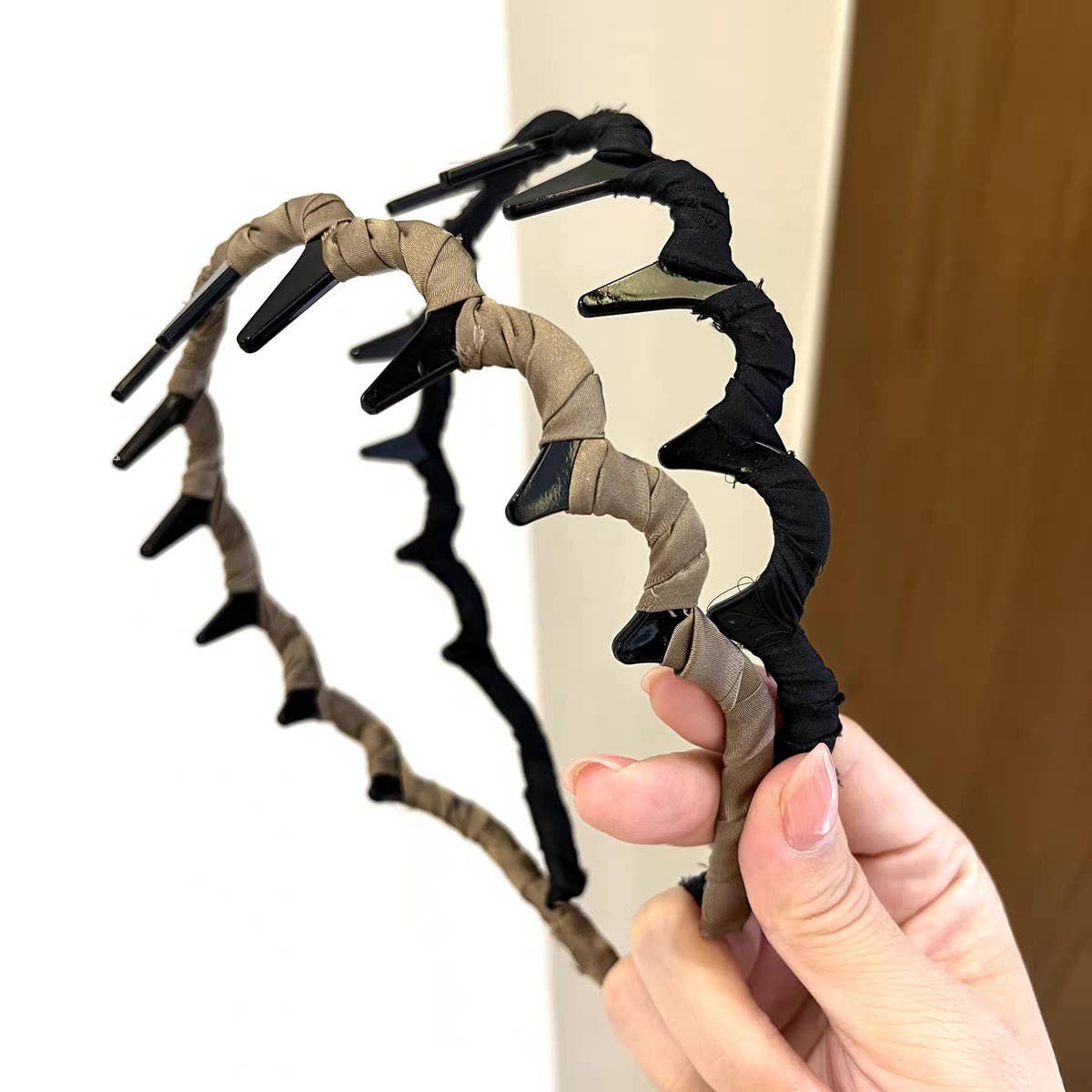 SIMPLE NON SLIP TOOTHED WAVY HEADBAND_CWAHA2844