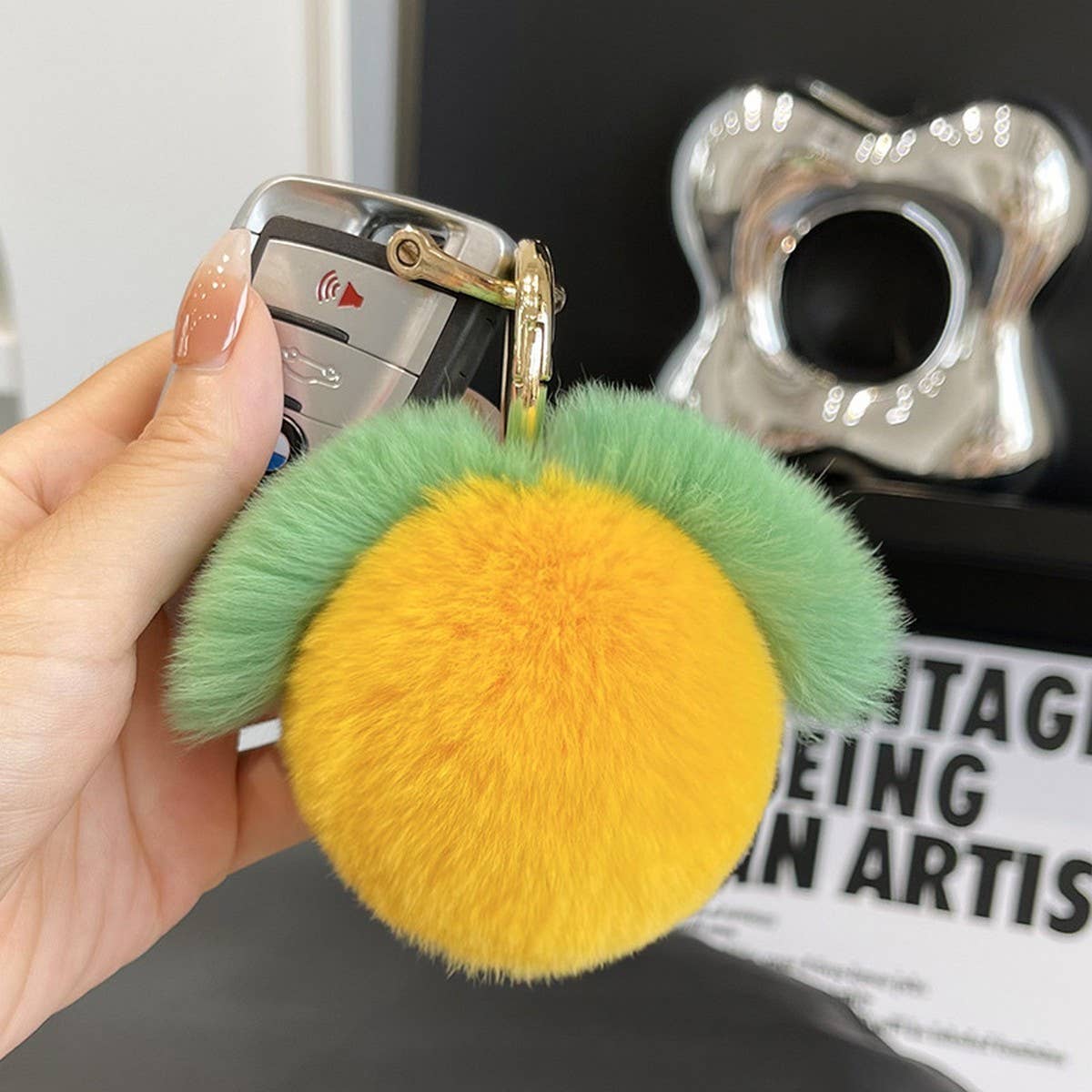 CUTE LITTLE PEACH CAR KEYCHAIN BAG PENDANT GIFT_CWMM2536