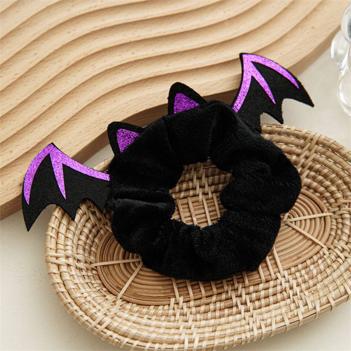 FLUFFY HALLOWEEN SCRUNCHIES_CWAHA0345