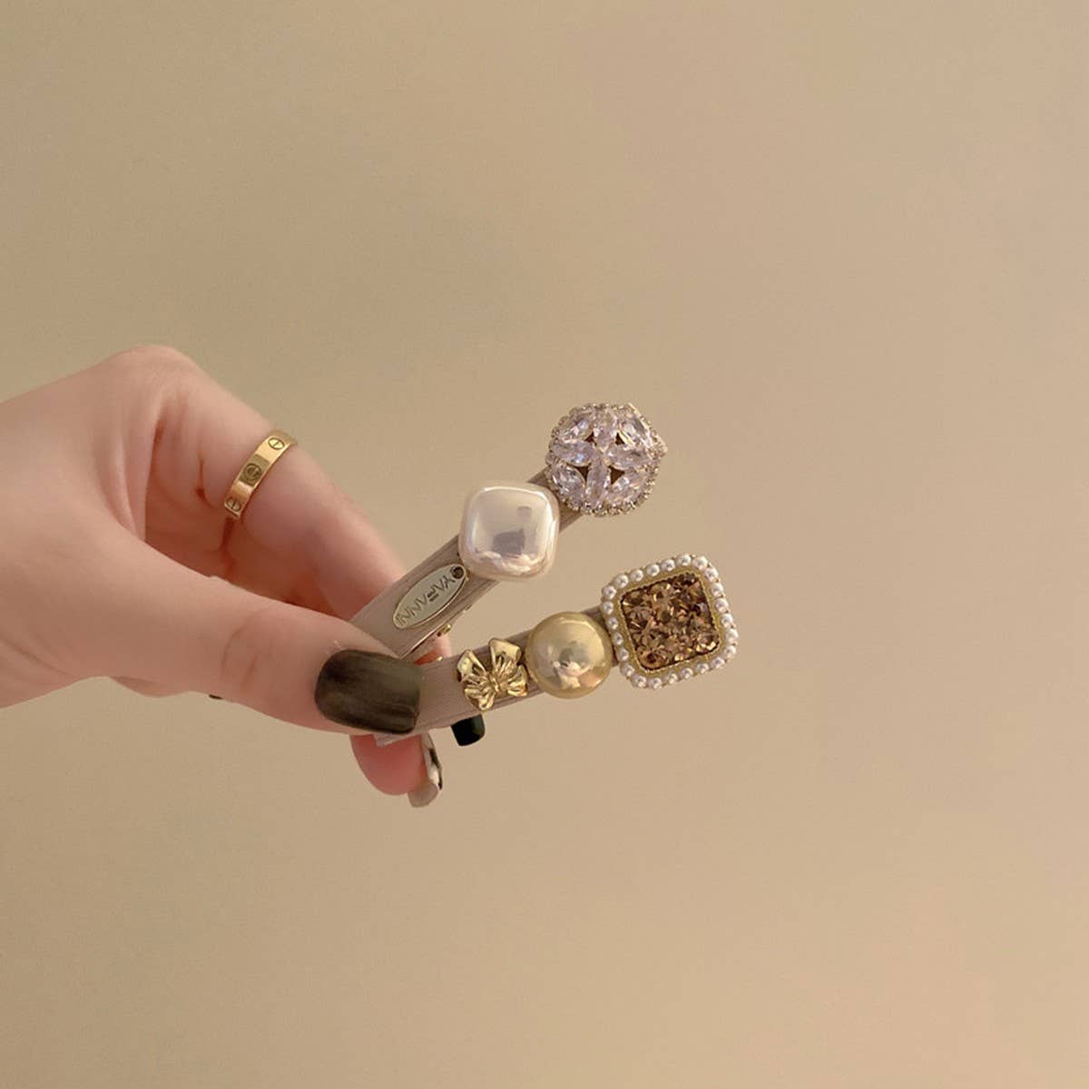 RETRO PEARL RHINESTONE DUCKBILL CLIP BANGS CLIP_CWAHA4024