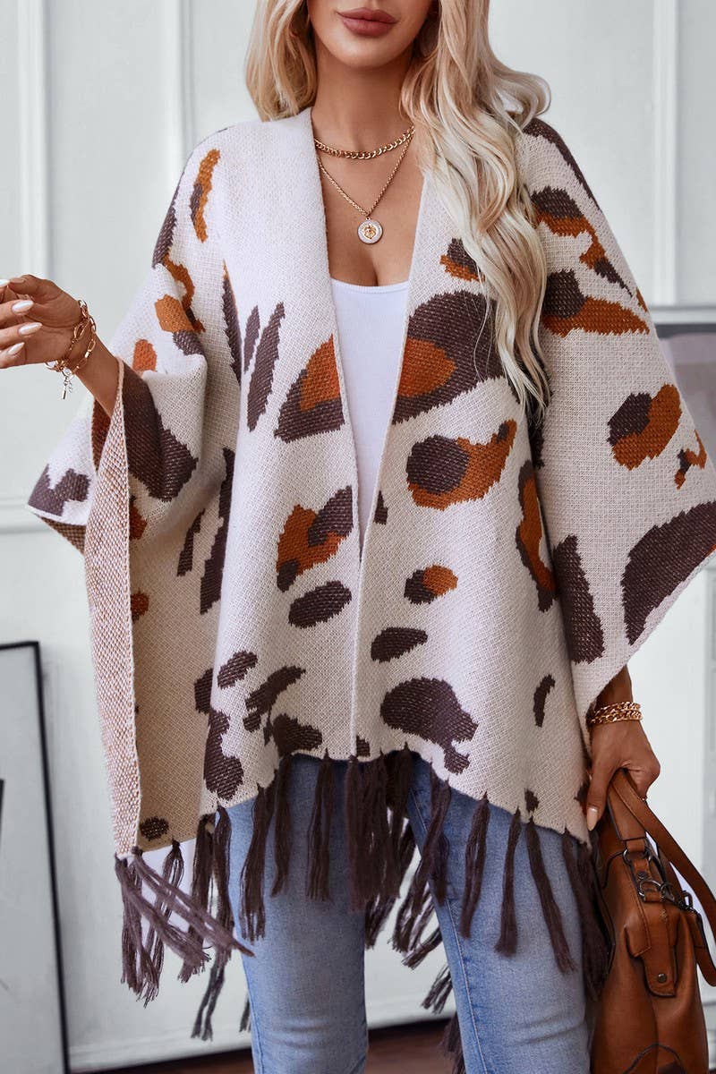 Cwocas0046_Contrast Leopard Print Knitted Fringed Cape