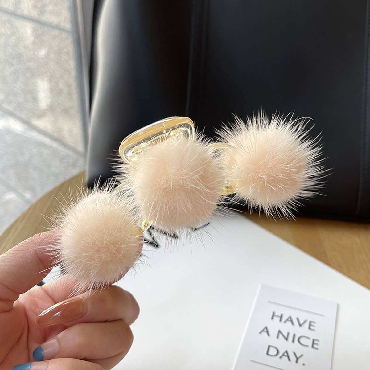 TEMPERAMENT REAL MINK FUR PLUSH BALL HAIRPIN_CWAHA3324