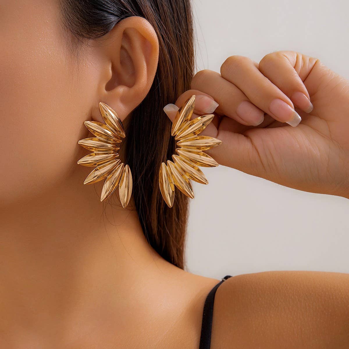 PUNK STYLE MINIMALIST FAN SHAPED BURR EARRINGS_CWAJE1154