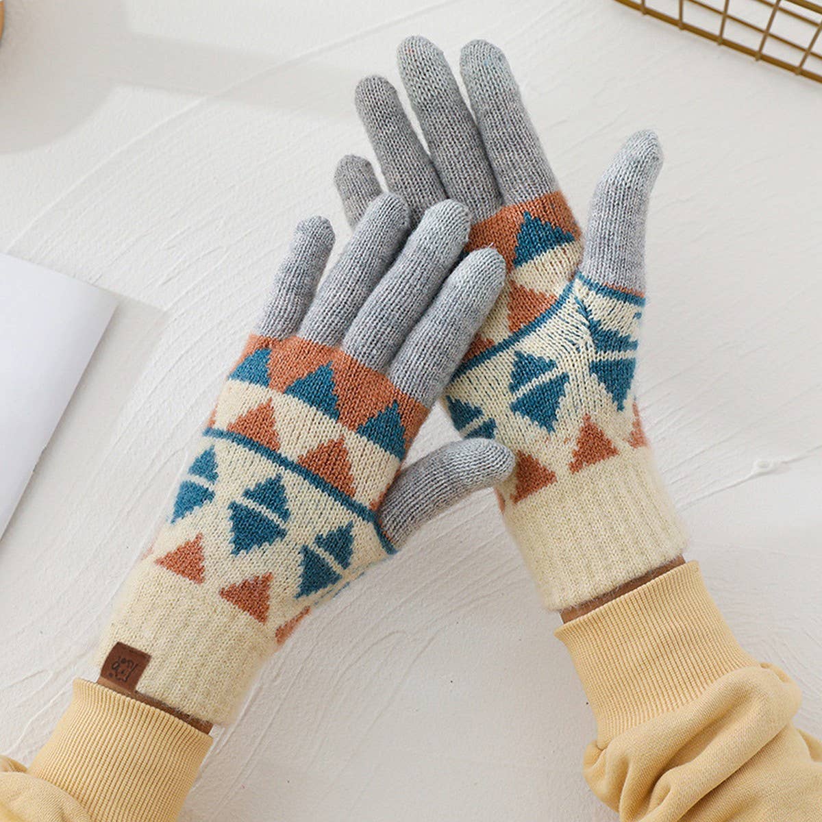 KNITTED FLEECE PLAID TOUCH SCREEN WARM GLOVES_CWAG0371