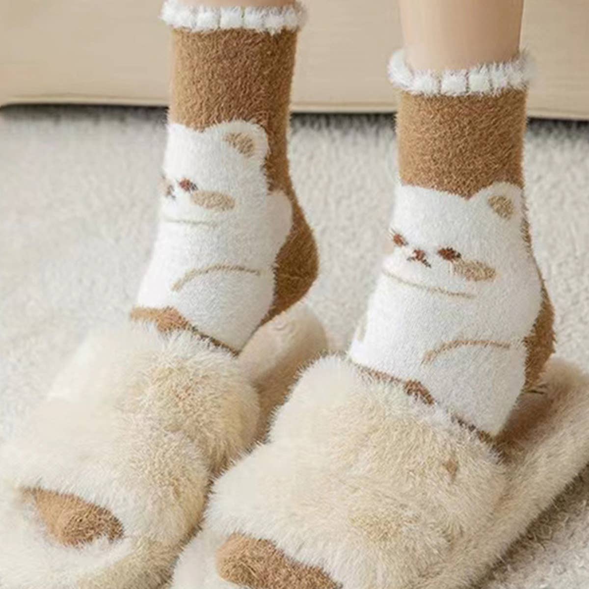 BROWN WARM CARTOON CUTE MID TUBE SOCKS_CWMS0794