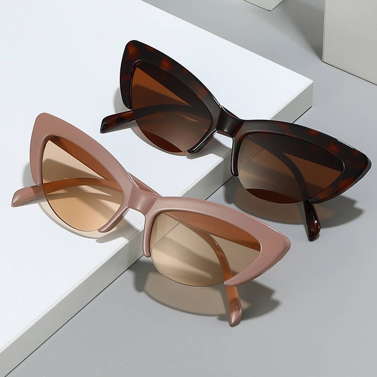 NEW HALF FRAME CAT EYE PERSONALITY SUNGLASSES_CWASG0520