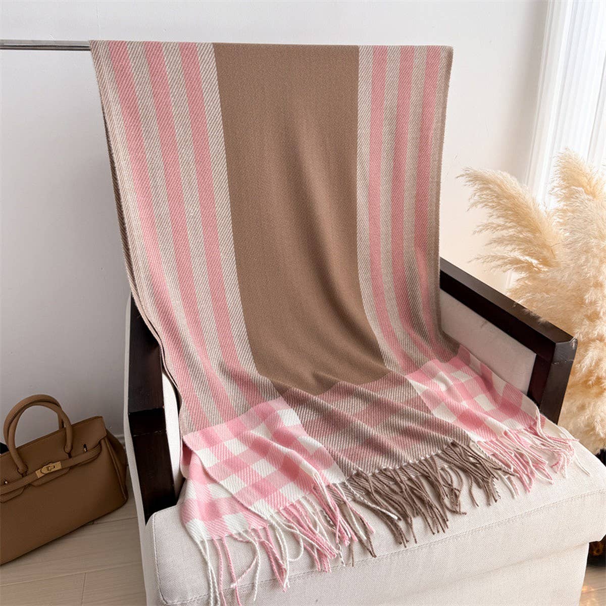 MODERN PLAID FRINGE SCARF WITH LUXE TEXTURE_CWASC2770