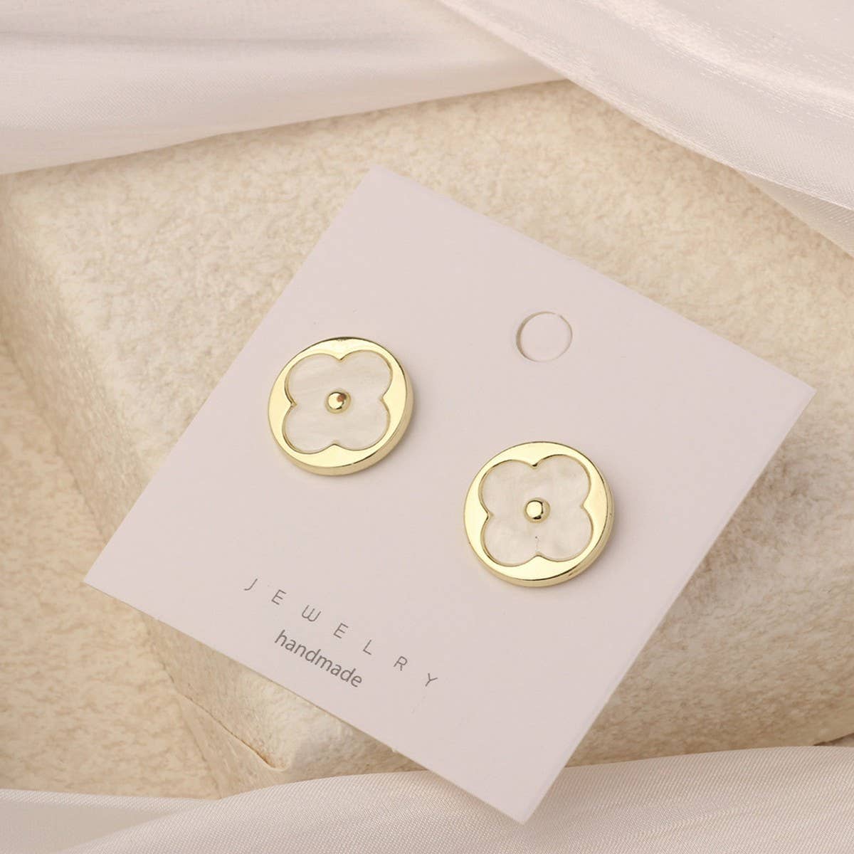 NEW SIMPLE HOLLOW GRID FOUR LEAF EARRINGS_CWAJE3985