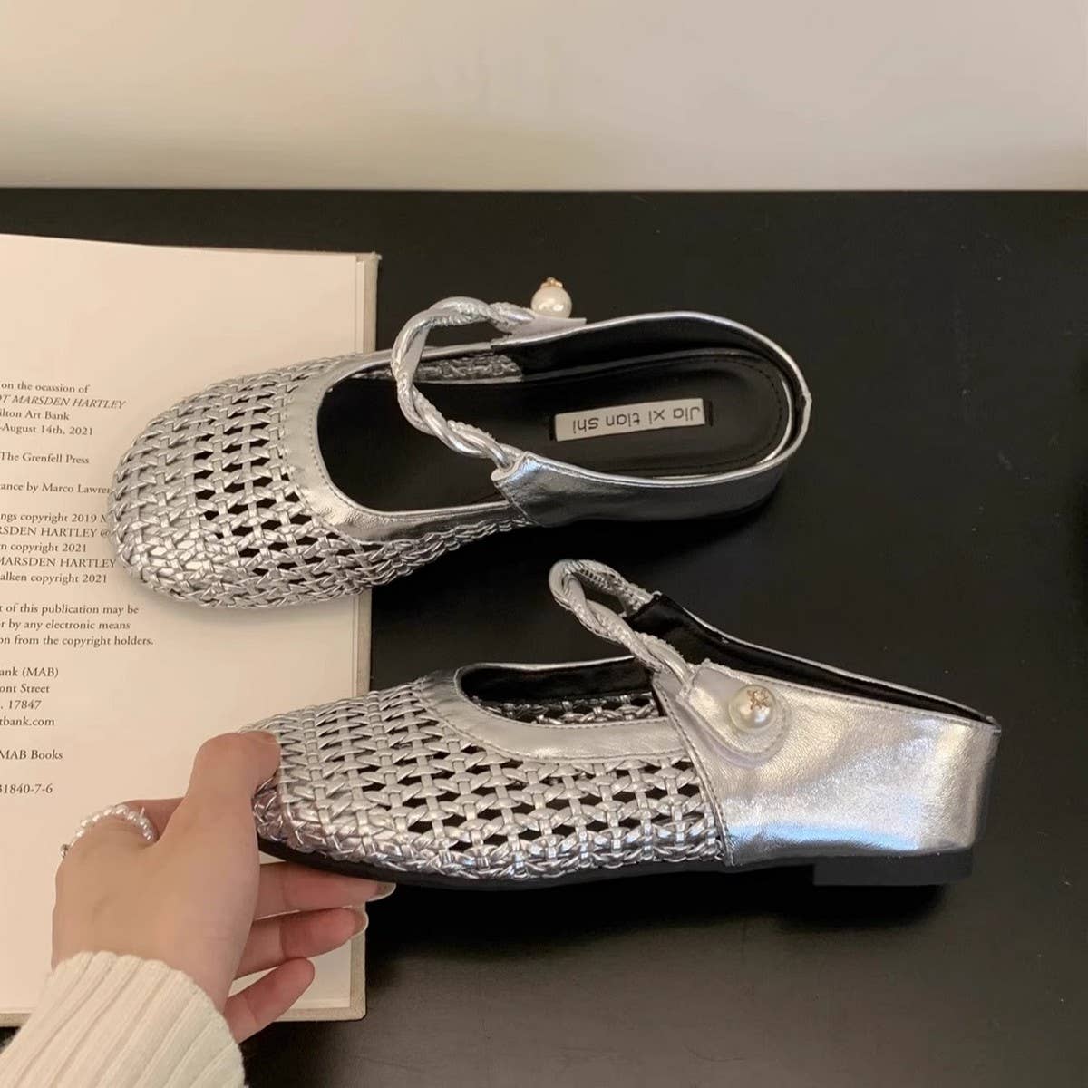 Ven Platform Mules With Closed Toe_Cwshf0095