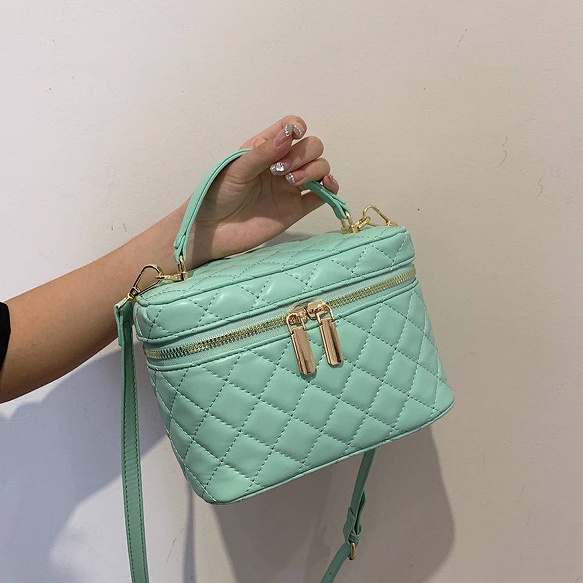 Simple And Stylish Diamond-Shaped Cosmetic Bag_Cwab4481