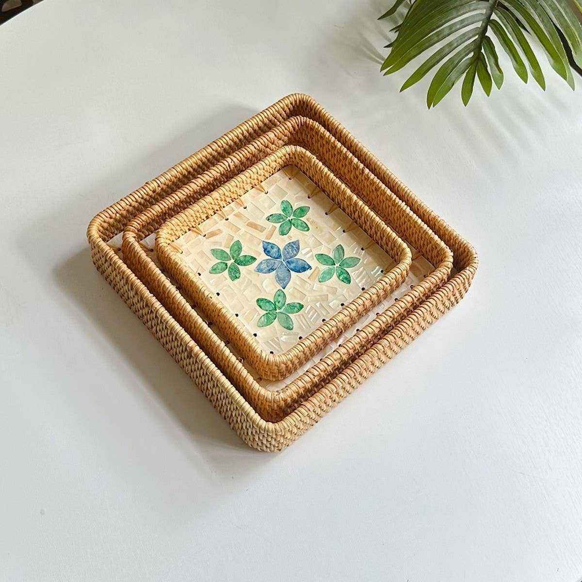 RATTAN COLORFUL SHELL FRUIT TRAY THREE PIECE SET_CWMM4407