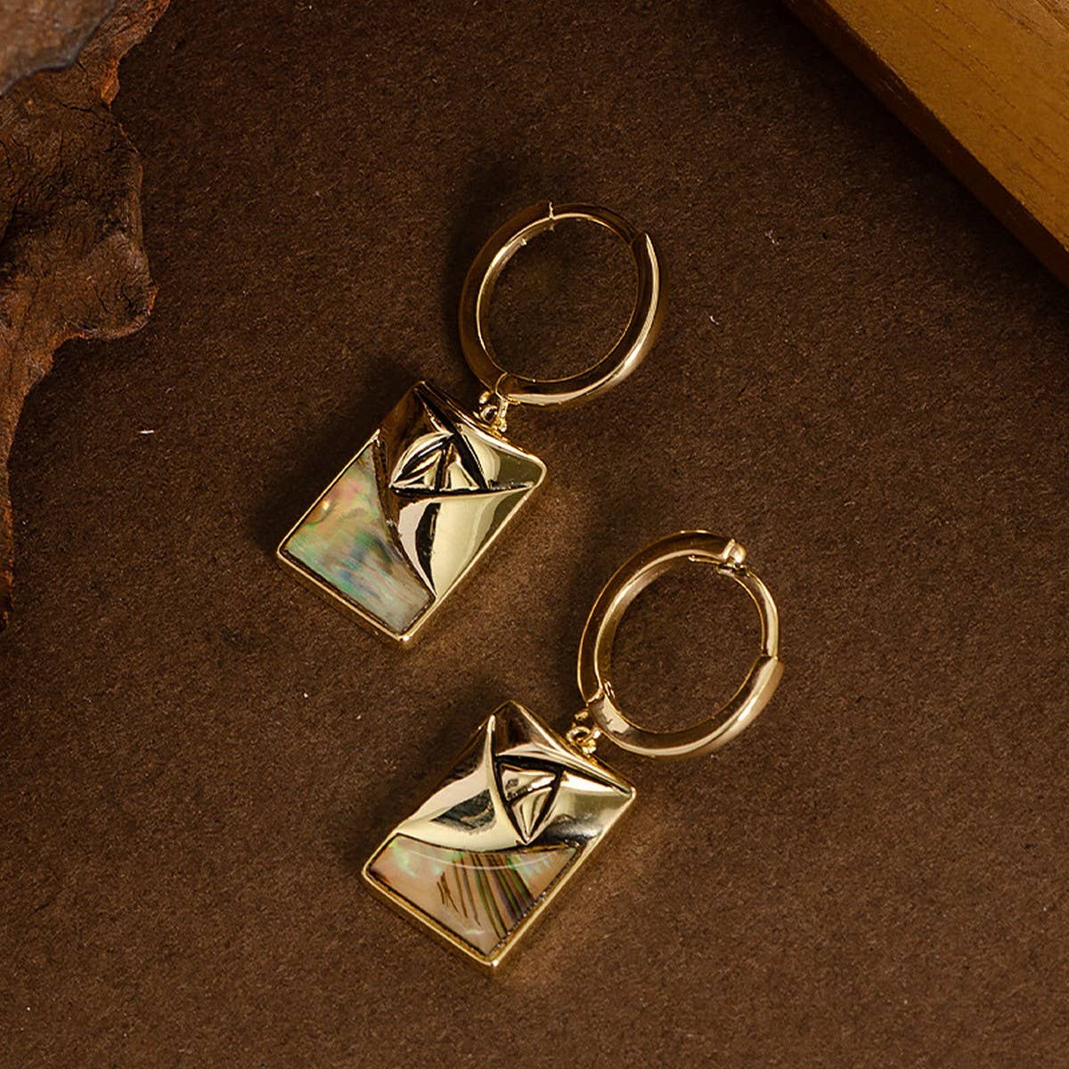 GEOMETRIC RECTANGULAR ABALONE DROP EARRINGS_CWMM4327