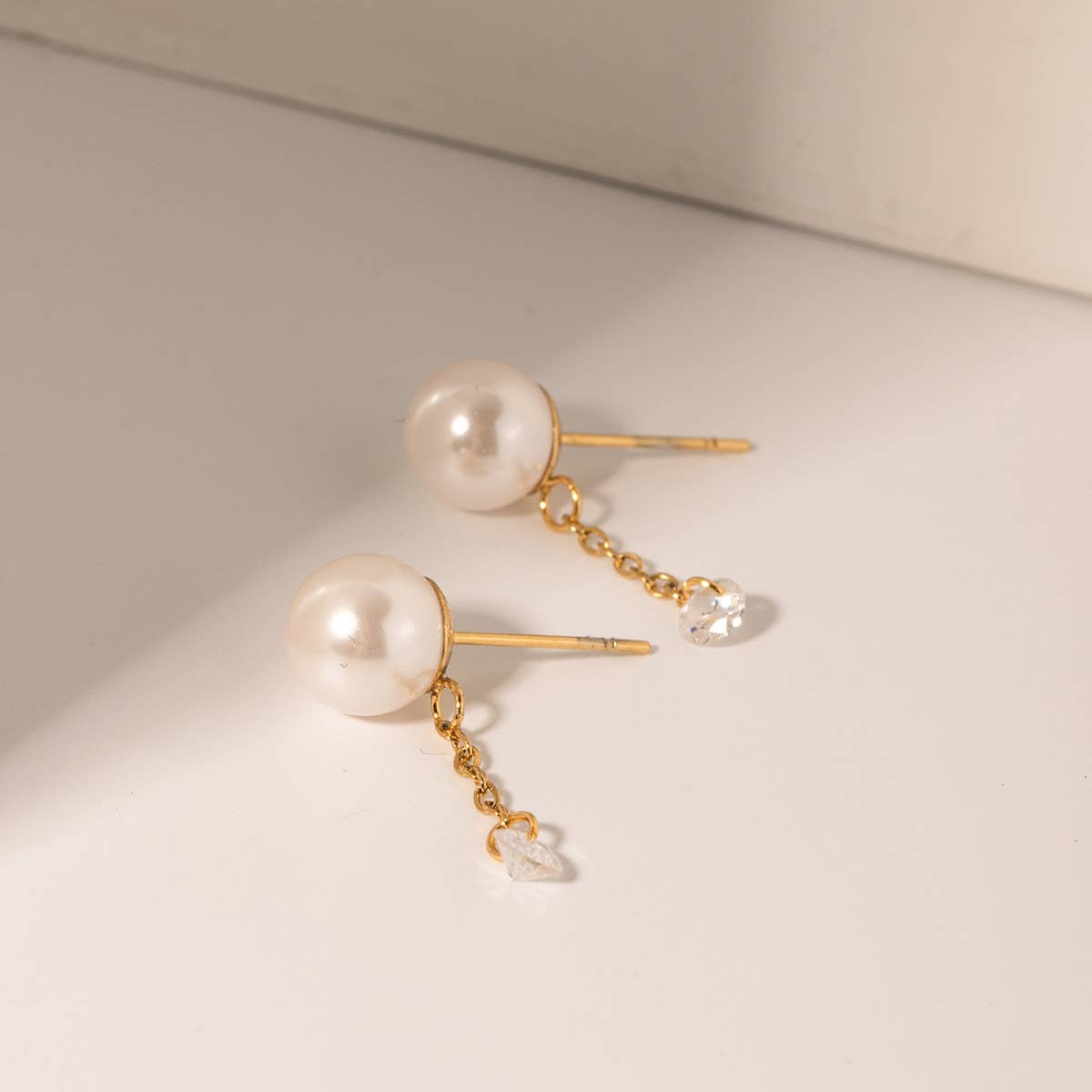 EXQUISITE PEARL ZIRCONIA 18K EARRINGS_CWAHA0906