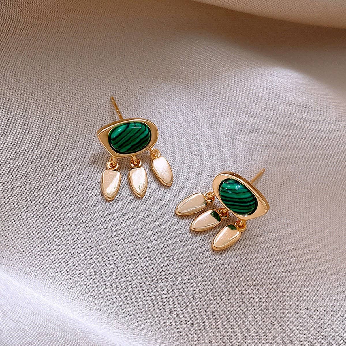 PEACOCK GREEN WATER DROP TASSEL EARRINGS_CWASC1337