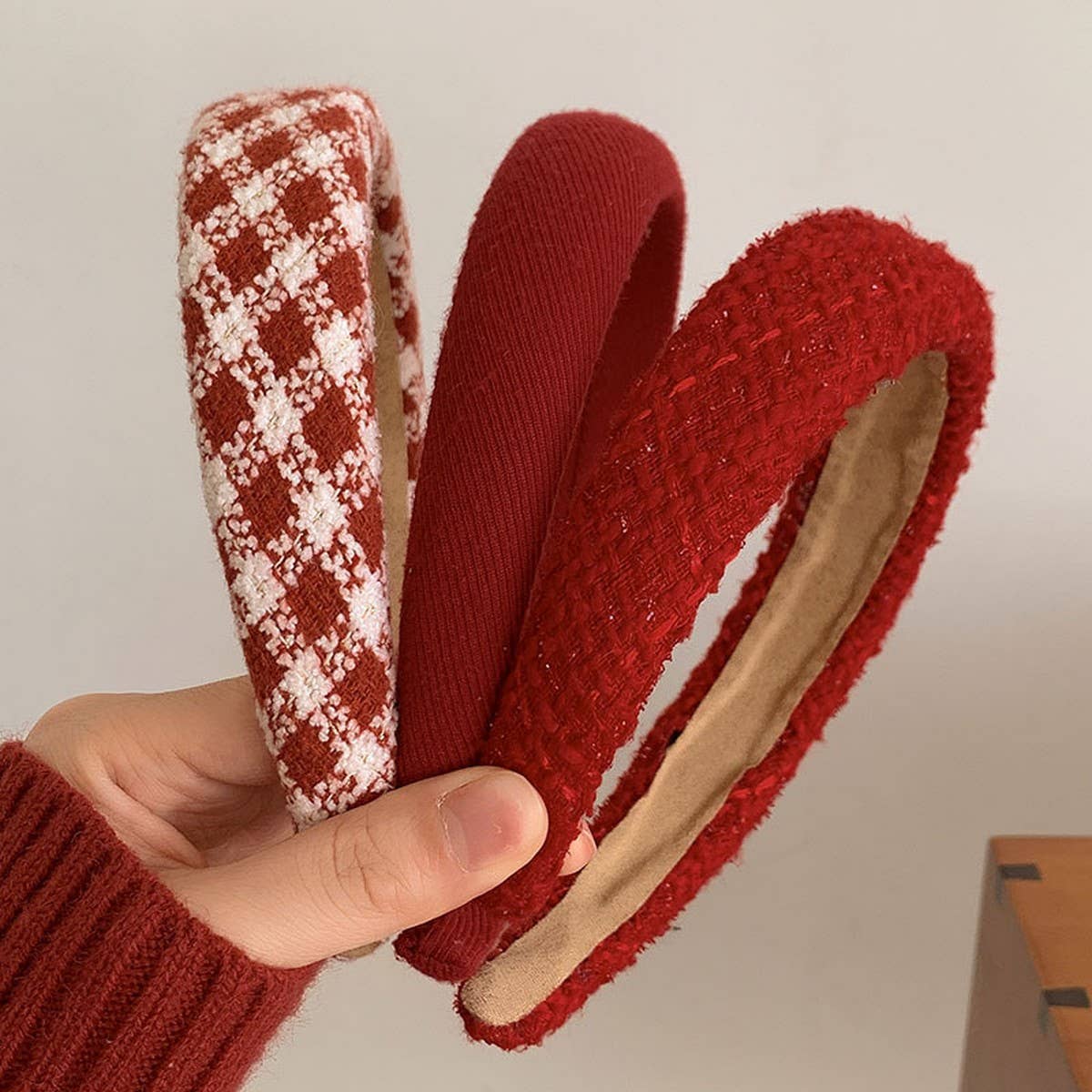 CHRISTMAS RED HEADBAND RETRO ELEGANT WINTER STYLE_CWAHA3956