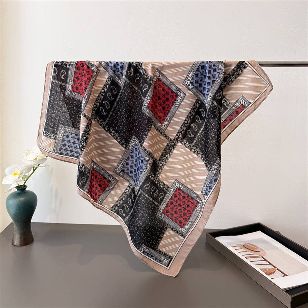 Vintage Paisley Herringbone Linen Neck Scarf_Cwasc03427