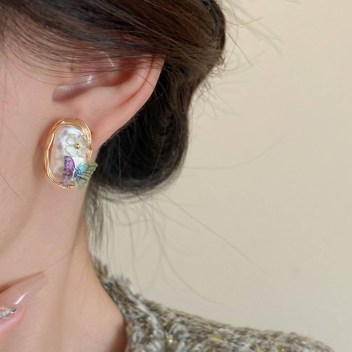 IRREGULAR PEARL FLOWER BUTTERFLY EARRINGS_CWAJE2355