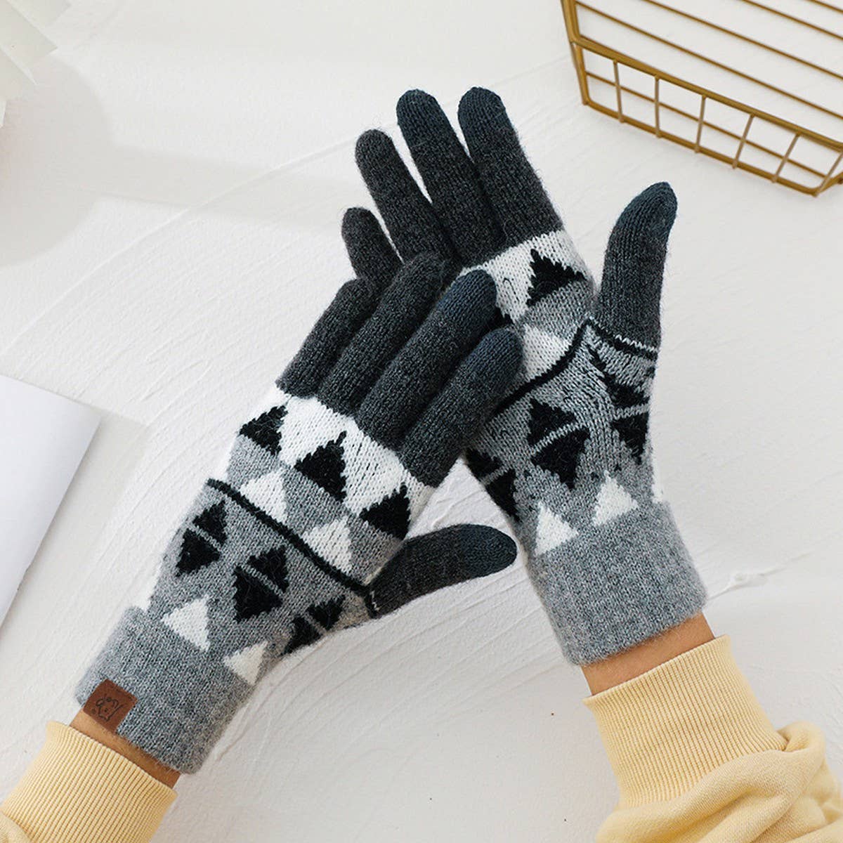 KNITTED FLEECE PLAID TOUCH SCREEN WARM GLOVES_CWAG0371