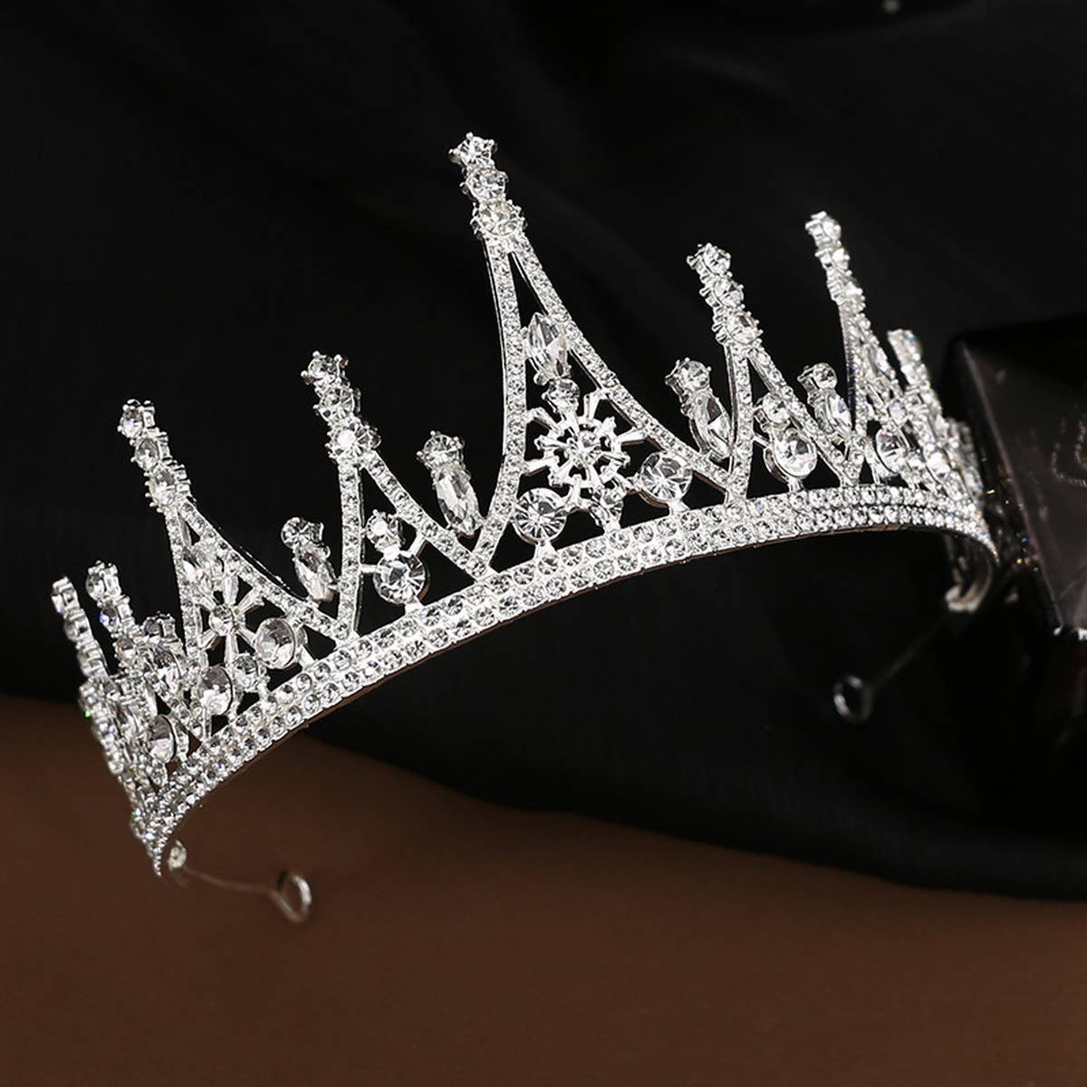 QUEENS HEADBAND CROWN WEDDING CRYSTAL TIARA_CWMM2024