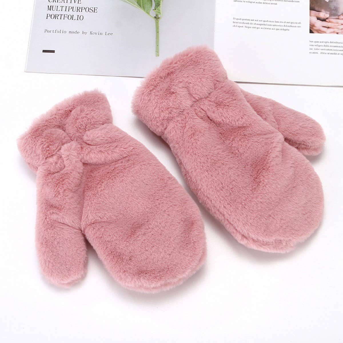 CUTE WINTER PLUSH AND THICKENED RABBIT FUR GLOVES_CWAG0267